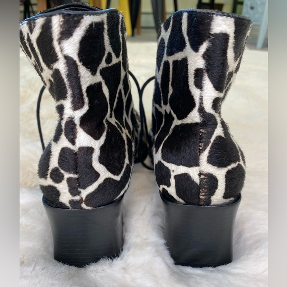 ✨HOST PICK! Vintage 90s Giraffe Print Calf Hair Square Toe Chunky Heeled Boots - Picture 10 of 13